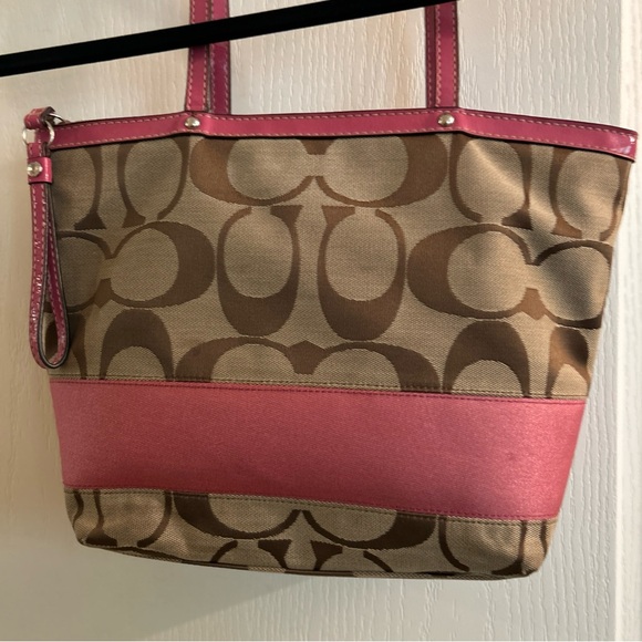 Coach vintage tan/pink with stripe shoulder bag medium size gorgeous - Picture 11 of 15
